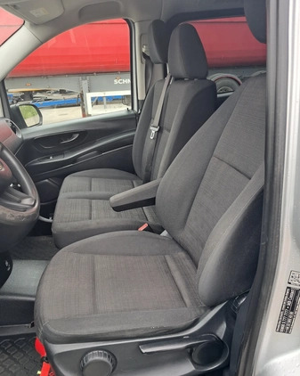 Mercedes-Benz Vito cena 79950 przebieg: 240600, rok produkcji 2017 z Wolbórz małe 277